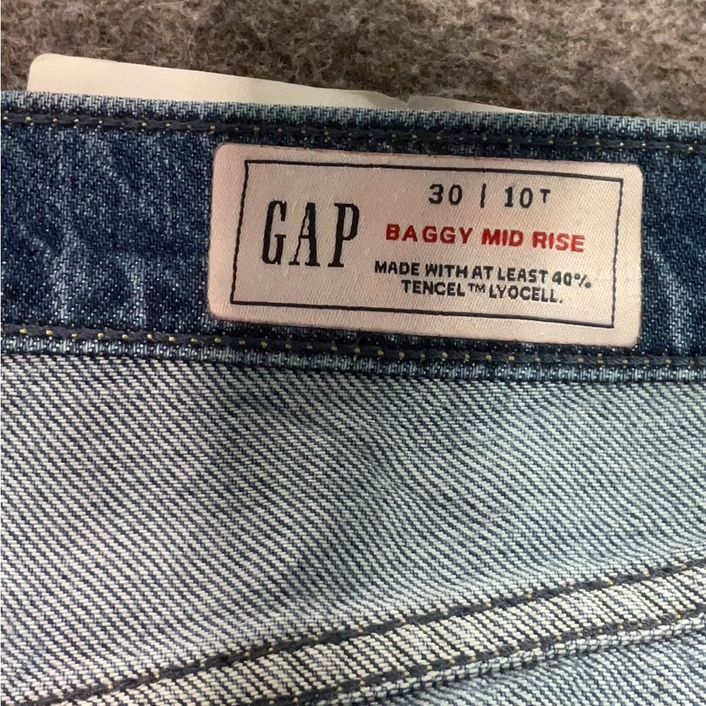 GAP Women's Baggy Mid Rise Size 10 Tall 30 waist Blue wide leg Jeans distressed - Picture 6 of 8